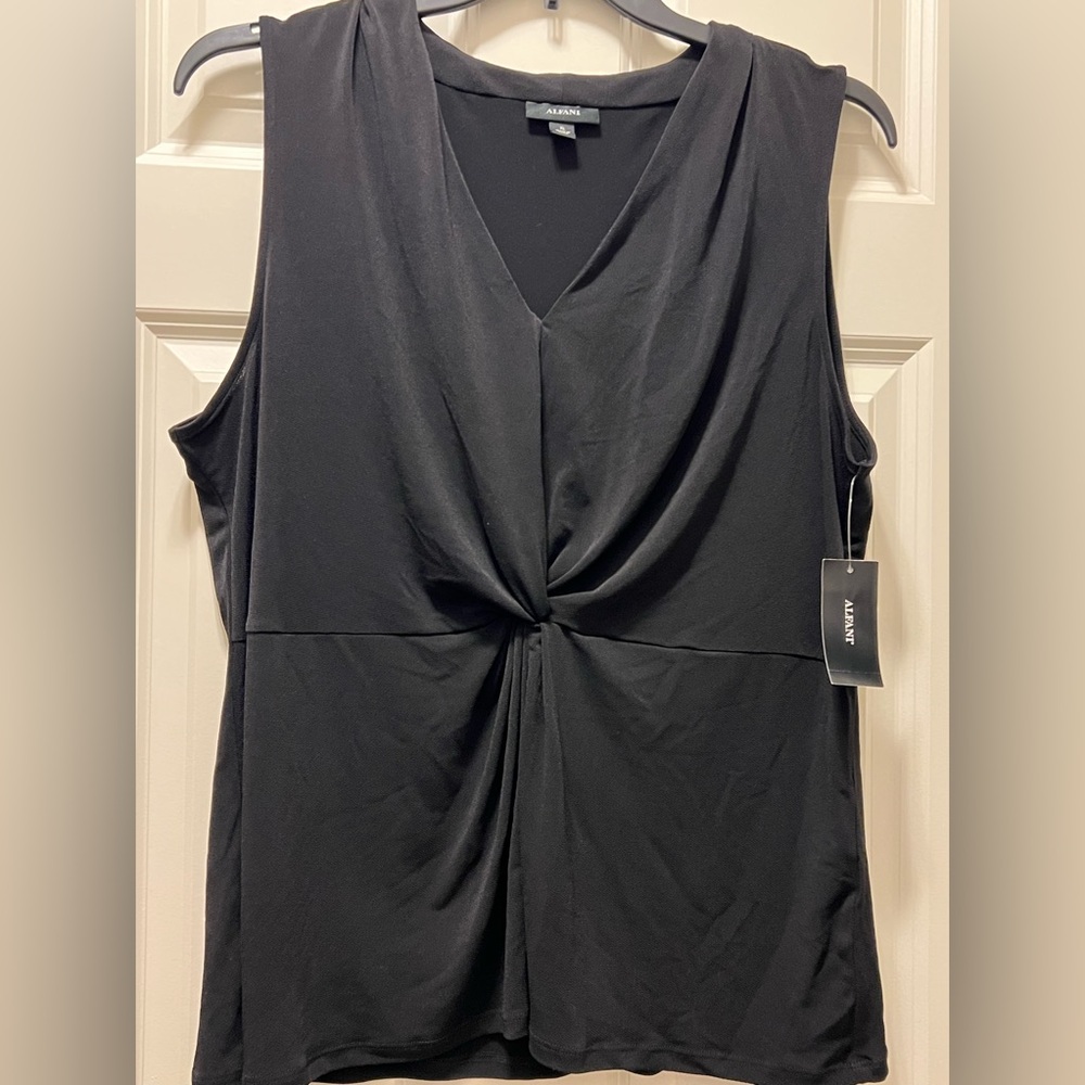 NWT Alfani black twist front sleeveless dress top. Size XL.
